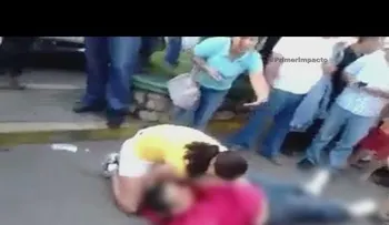 Hombre atormentado asesina al amante de su mujer (VIDEO)