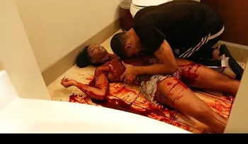 Finge estar muerta para conocer la reacción de su novio