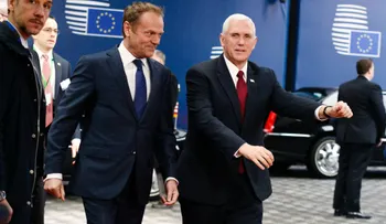 Pence intenta controlar los daños en el exterior, pero los aliados siguen siendo cautelosos