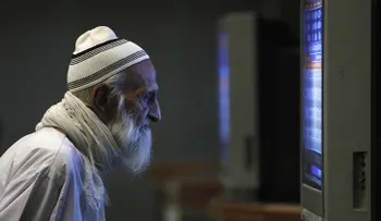"Será imposible ocultar la verdad": Experto famoso predice la caída de la élite informativa mundial