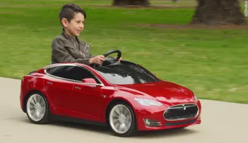 ¿Cuánto cuesta este Tesla para niños?