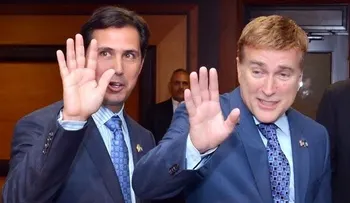 Evangélicos y católicos piden destitución del embajador de EEUU en el país