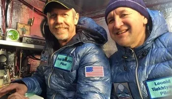 Pilotos de globo transocéanico aterrizan en México y rompen récord