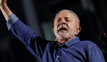 Lula califica de "vergonzosa" la salida de Flávio Bolsonaro de Brasil hacia Estados Unidos