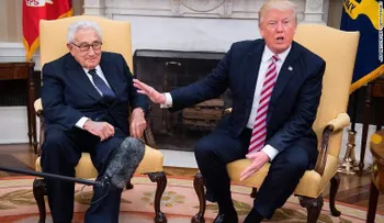 Y luego llegó Kissinger: 24 horas de locura tras el despido de Comey