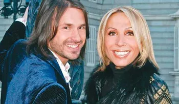 Cristian Zúarez habla de su separación con Laura Bozzo y culpa a su propio hermano de vender las fotografías 