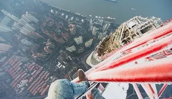 Rusos locos sin miedo a las alturas  (VIDEO) 