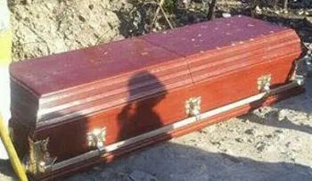Desconocidos roban féretro y dejan cadáver a la intemperie en cementerio de Barahona