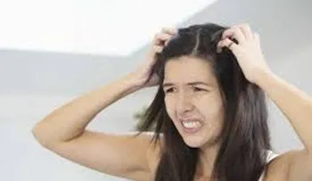 ¿Por qué no debes dormir con el pelo mojado?