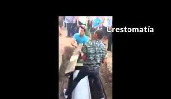 Por poco no entierran a un muerto por esta mujer histérica (vídeo)