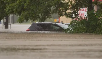 Inusuales e históricas inundaciones golpean Louisiana; más de 7.000 personas rescatadas