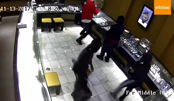 Quisieron robar una joyería y se encontraron con un adversario totalmente inesperado