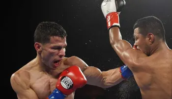 Chocolatito González derrota por paliza al boricua Arroyo