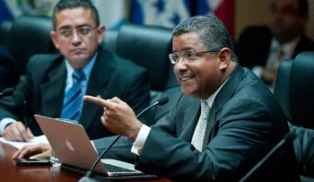 Envían a juicio al presidente Francisco Flores por peculado y lavado de dinero