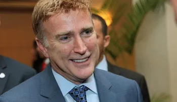 Supera las 23 mil firmas carta para que Brewster sea retirado del país 