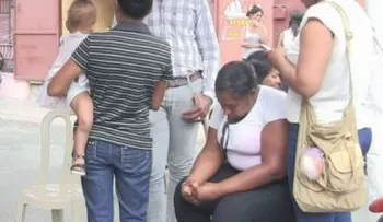 Familiares no quieren enterrar joven, porque dicen que suda por una brujería de un haitiano 