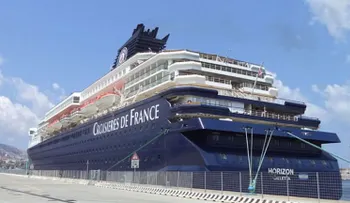 Buscan a pasajero que se cree cayó por la borda de un crucero en el Caribe