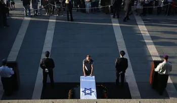 El líder palestino Mahmoud Abbas asistirá al funeral de Shimon Peres