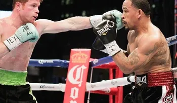 Álvarez fija su mirada en Floyd Mayweather