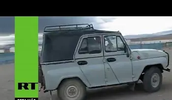 ¿Cuantas personas caben en un viejo coche fabricado en la URSS?