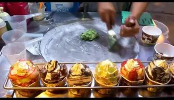 Deliciosos helados como los que hace este tailandés (Video)