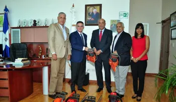 JAD dona a Medio Ambiente equipos para cuidado de plantas y bosques