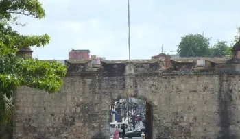 Lo que debe hacerse con la Puerta del Conde