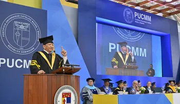 Leonardo Aguilera llama a graduados de la PUCMM a actuar con ética