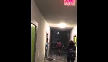 Un sartén en la cabeza no impidió que le cayera un rayo 