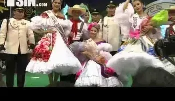 Reina nacional de belleza es descoronada por virreina