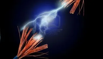 Voluntario de Bomberos sufre descarga eléctrica 