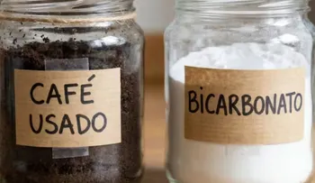 Mezclar café usado con bicarbonato: solución práctica para el hogar