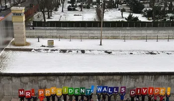 Alcalde de Berlín a Trump: Querido señor presidente, ¡no construya este muro!