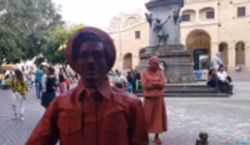 Estatua Viviente critica duramente al Gobierno y al Ministerio de Cultura