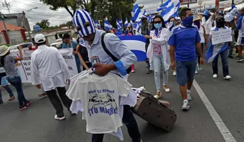 Cientos repudian despidos de médicos que atendieron a heridos en Nicaragua