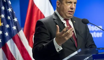 Luis Guillermo Solís pide a EE.UU. derogación de la Ley de Ajuste Cubano
