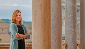 El papa nombra a una mujer como directora de los Museos Vaticanos