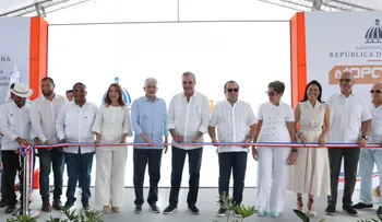 Abinader entrega carretera estratégica Villa Elisa-La Ensenada