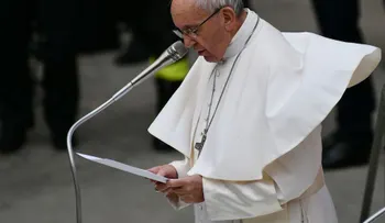 Papa Francisco reza por víctimas en Colombia y sigue sucesos en Venezuela y Paraguay