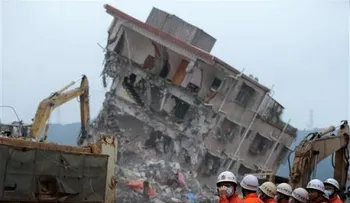 China: Hallan hombre con vida tras 60 horas de caerle alud