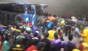 Autobús con fanáticos del Barcelona Sporting Club se estrella en Ecuador: hay al menos 12 muertos
