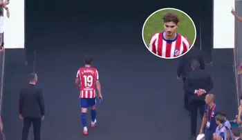 Julián Álvarez sufre silbidos y abucheos en el Metropolitano en medio de su conflicto con el Atlético de Madrid por su posible salida al Barcelona