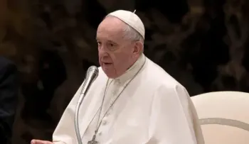 El papa pide sociedades recuperen "civilización del amor", dice guerra en Ucrania "destruye a todos"