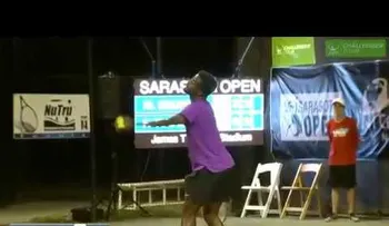 "¡Ay! ¡Ay! ¡Ay...Interrumpen partido de tenis por un ruidoso sexo