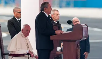 Raúl Castro al Papa Francisco: En nombre de este noble pueblo, le doy la más calurosa bienvenida