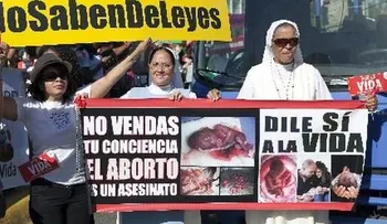 Religiosos vuelven a protestar frente al Congreso Nacional 