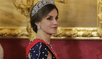 Reina Letizia de España llega a RD bajo estrictas medidas de seguridad por el Aila; será recibida por Danilo