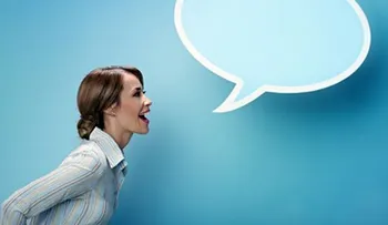 Hablar en voz alta ayuda a organizar los pensamientos y calmar los nervios 