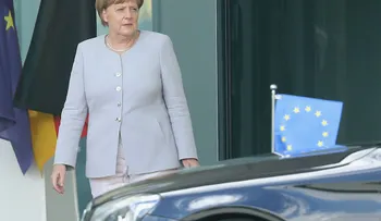 Merkel dice que no dialogará con Gran Bretaña hasta que se active formalmente el Brexit
