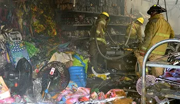 Un incendio consume interior de una tienda de Herrera; no hubo heridos